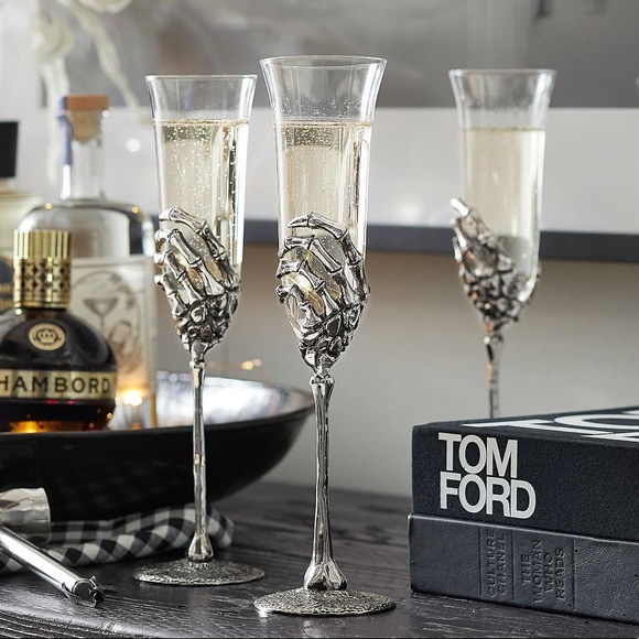 Pottery Barn Skeleton Hand Flutes (x1) - Picture 2 of 4